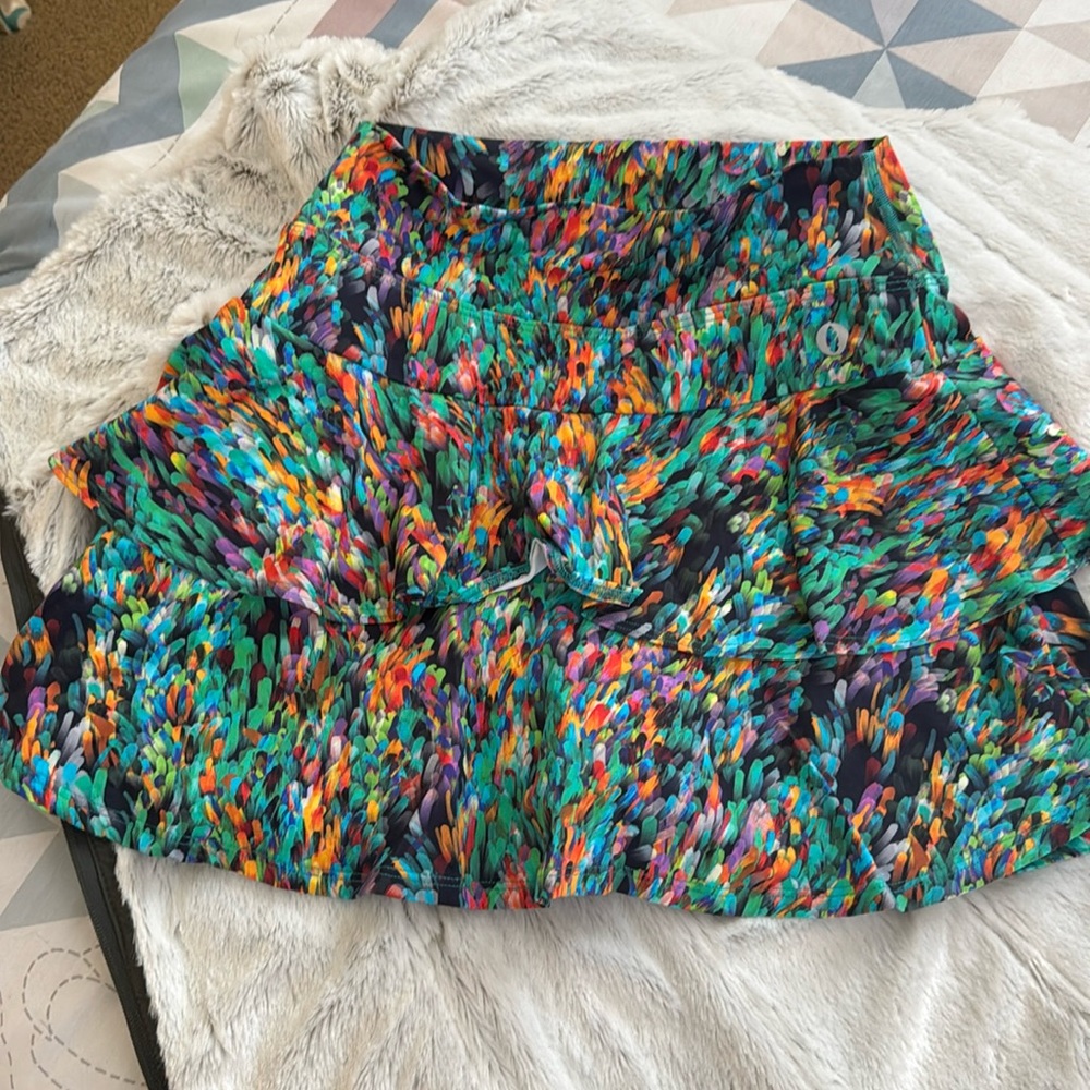 Dona Jo Tiered Skirt size smalll